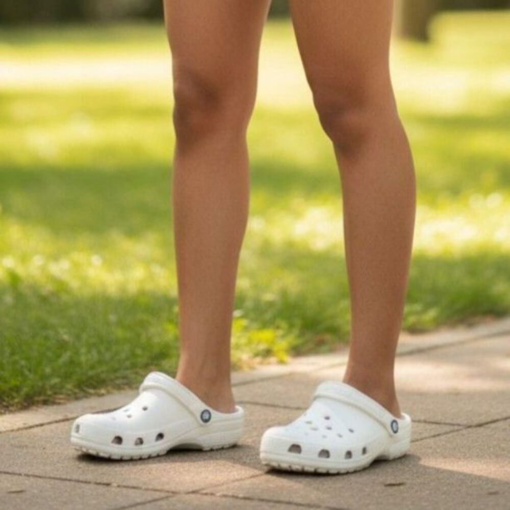 Youth Crocs Shoes Size J6 White